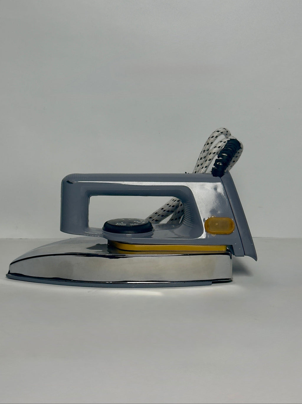 Dry Iron 400-1000W by RAF | Adjustable Speed Knob, Indicator Light & Lightweight Design